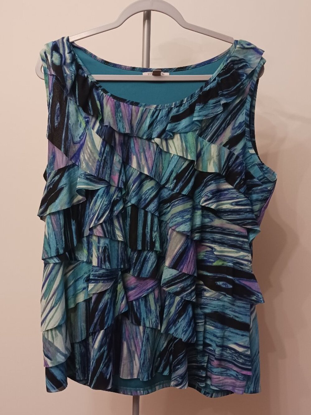Roz & Ali tiered ruffle sleeveless Top